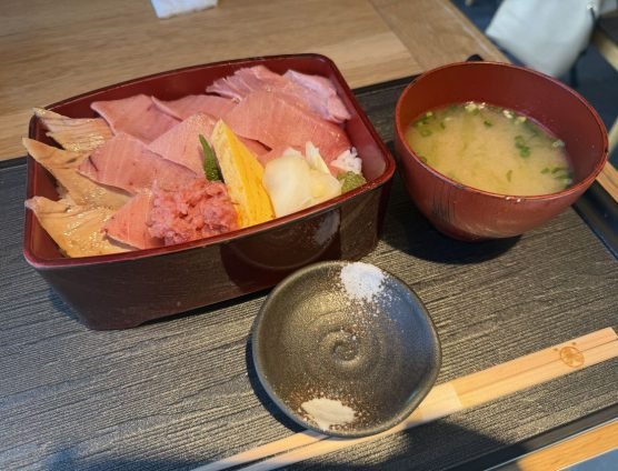 『金そば』～丸入商店　波なれ！だし屋のだし味わえます編～